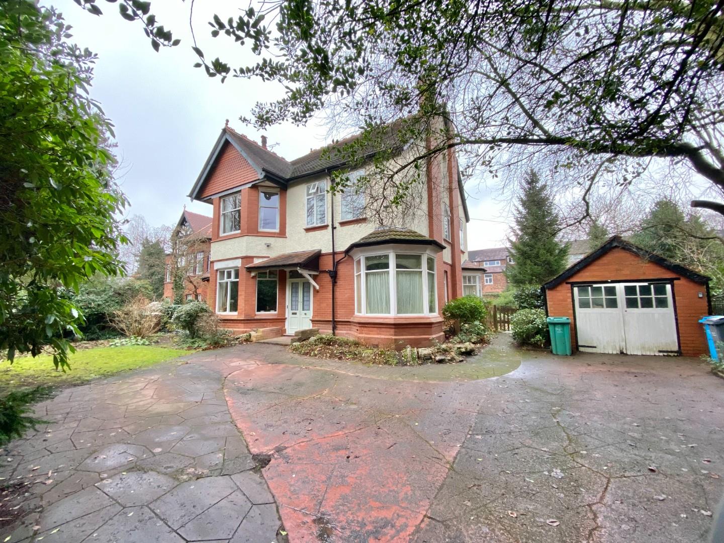 6 bedroom detached house for sale 0