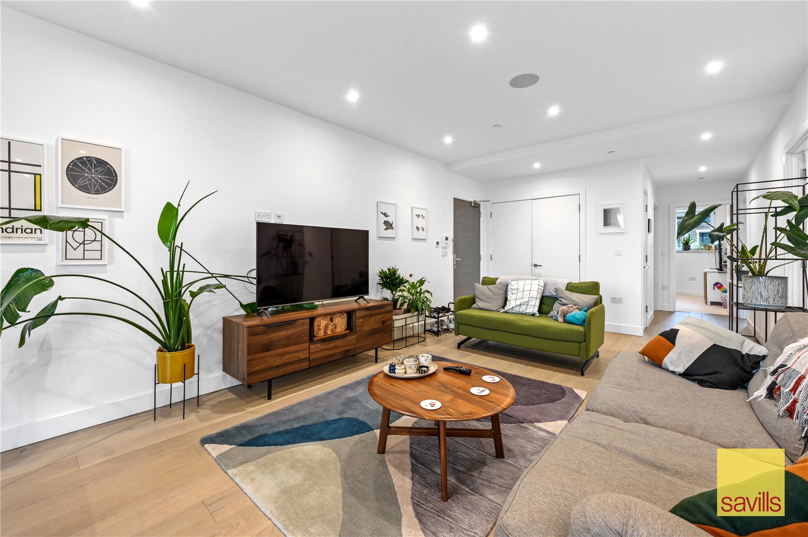 3 bedroom flat for sale 0