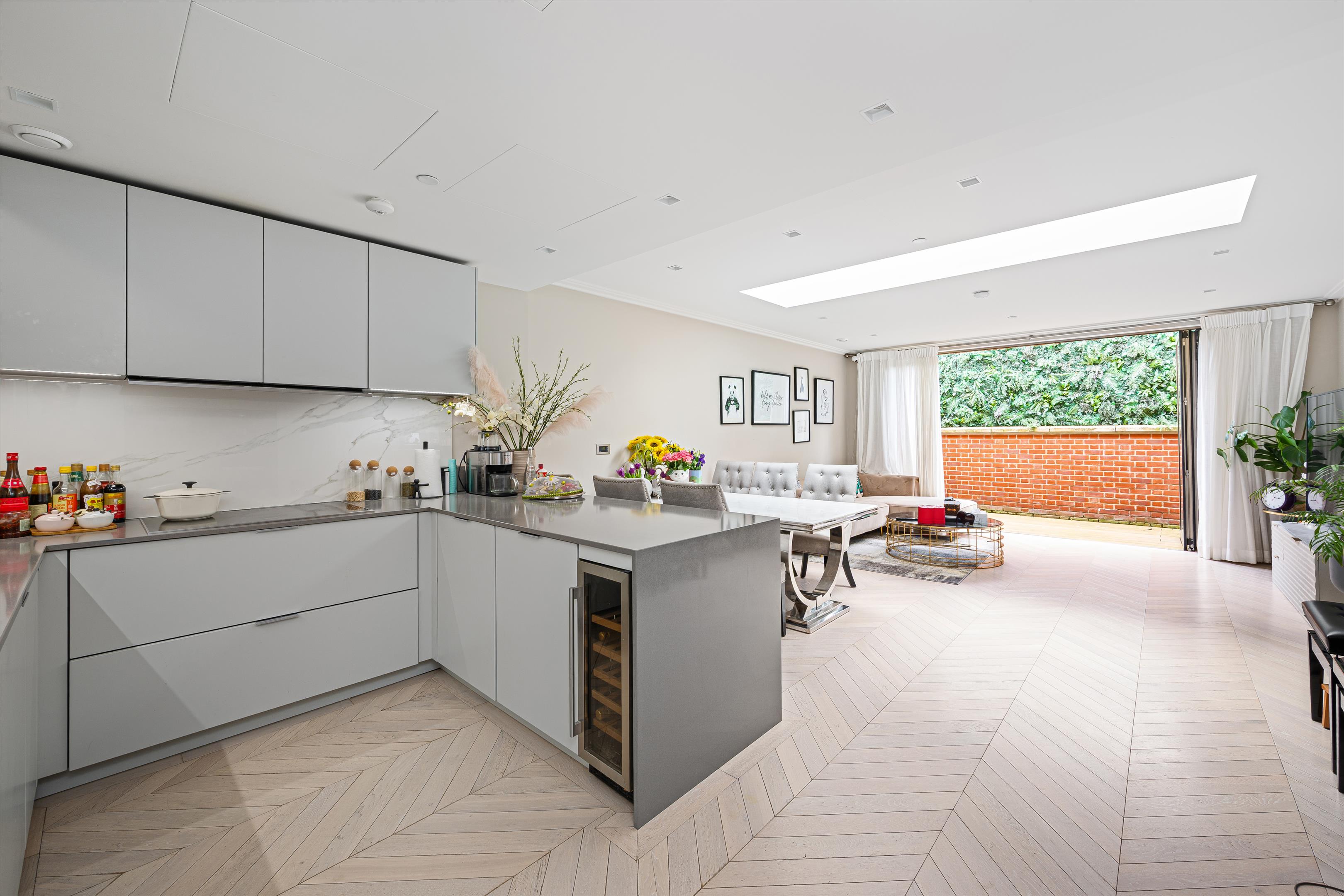 4 bedroom terraced house for sale 0