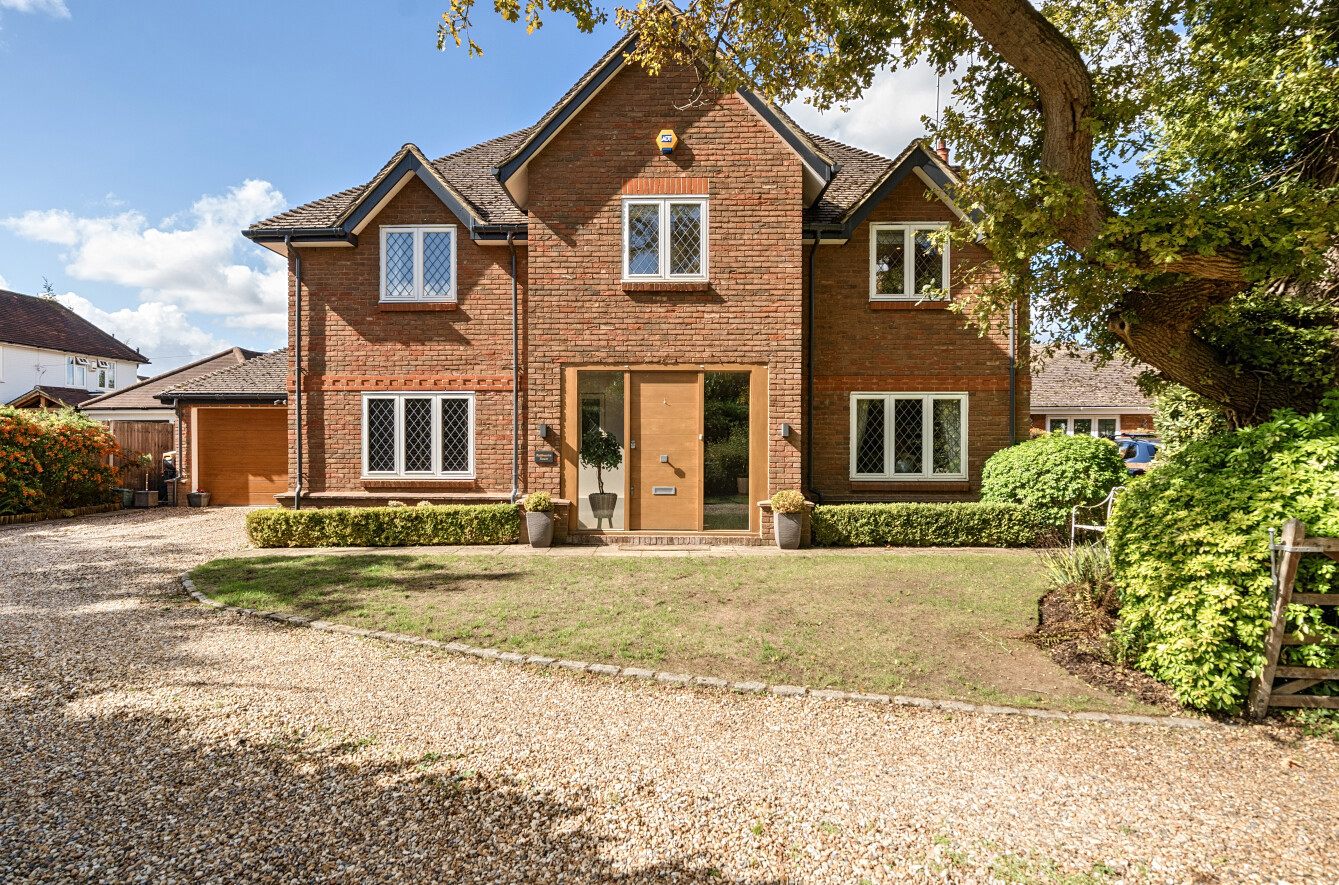 5 bedroom detached house for sale 0