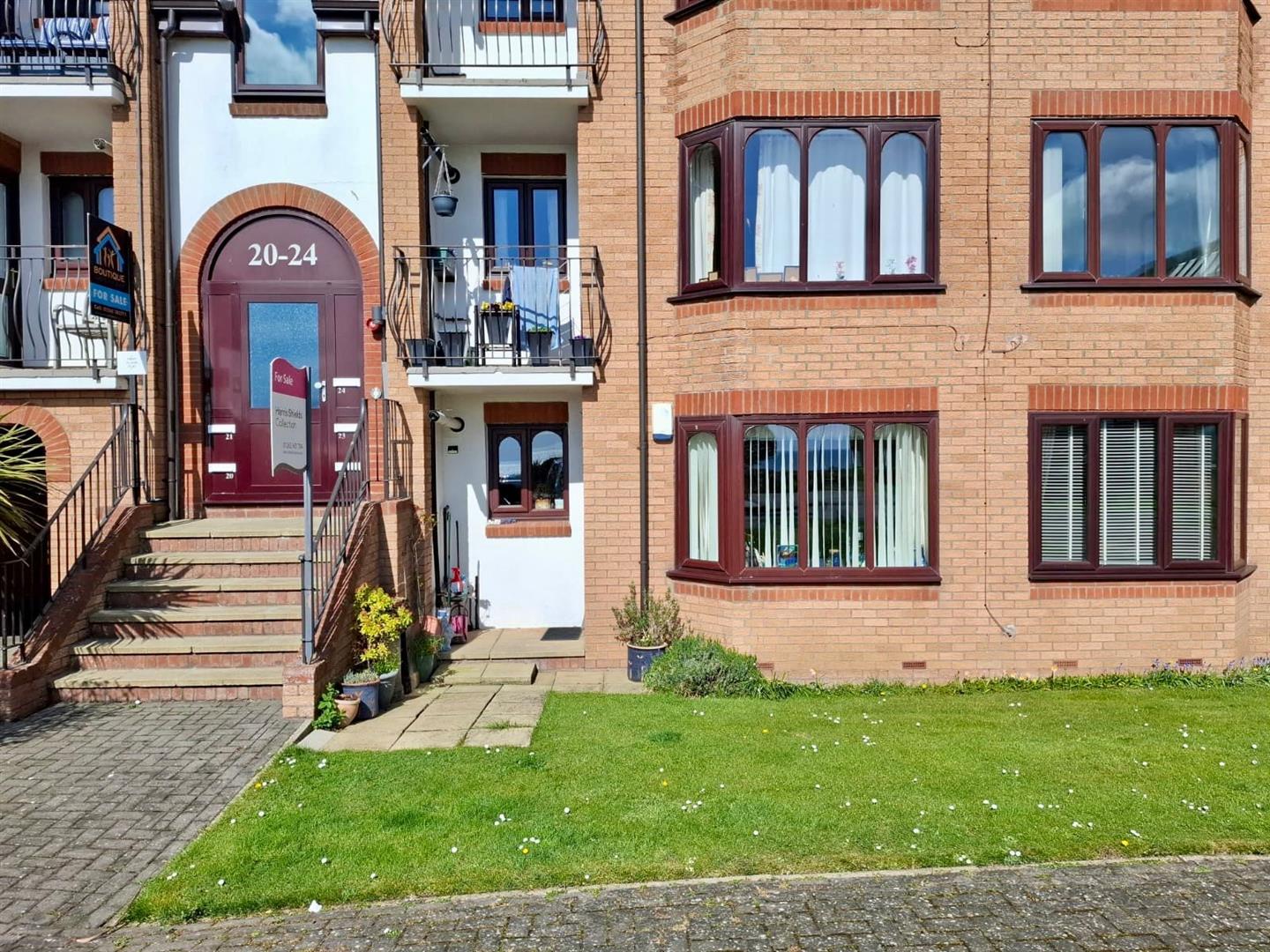 2-bed flat on 22, Alexandra Court, Bridlington, £175,000