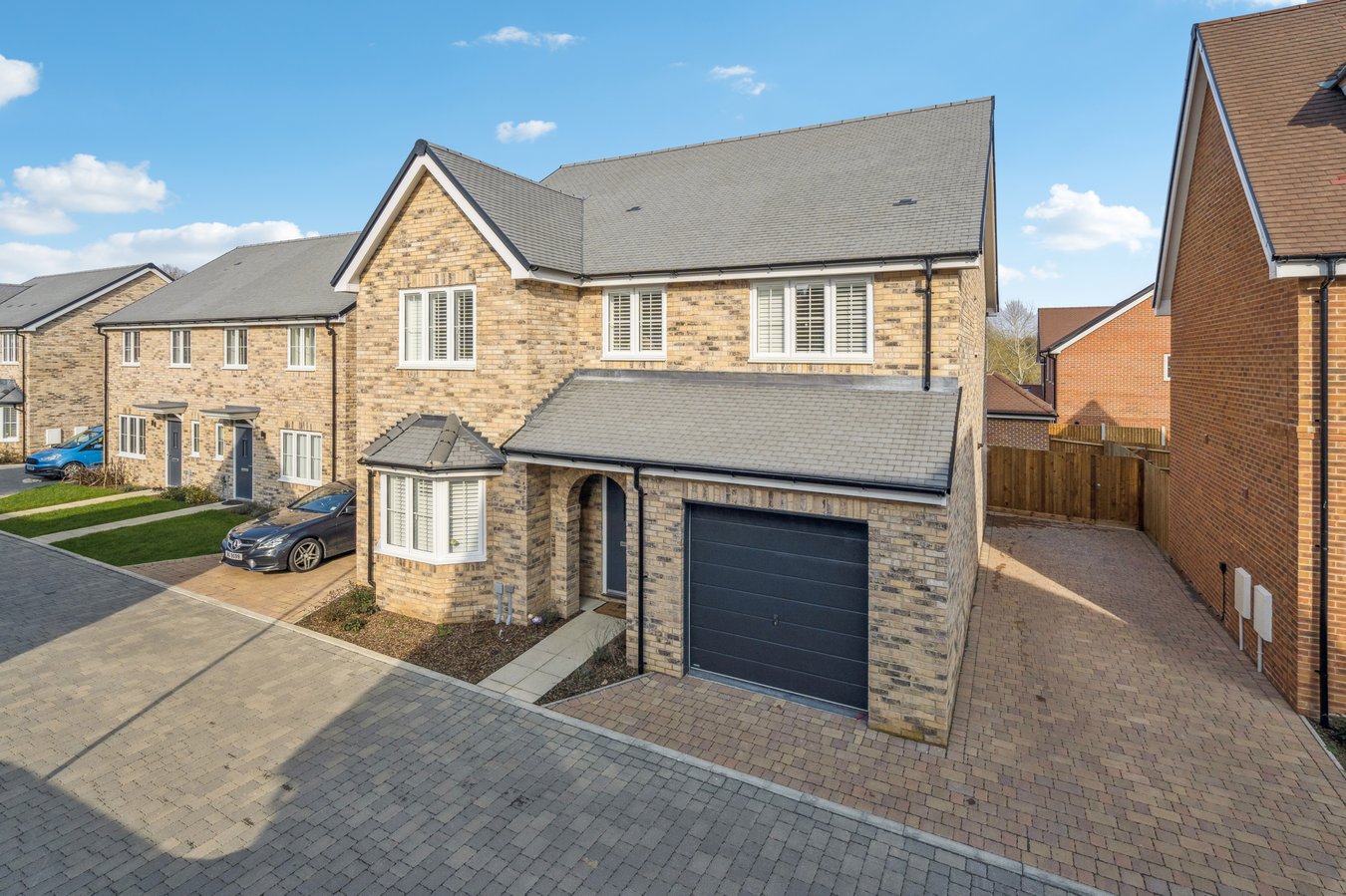 4 bedroom detached house for sale 0