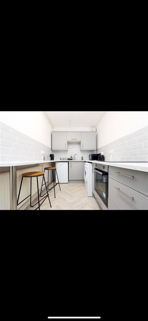 1-bed flat on 57c, Vincent Street, Swansea, £90,000