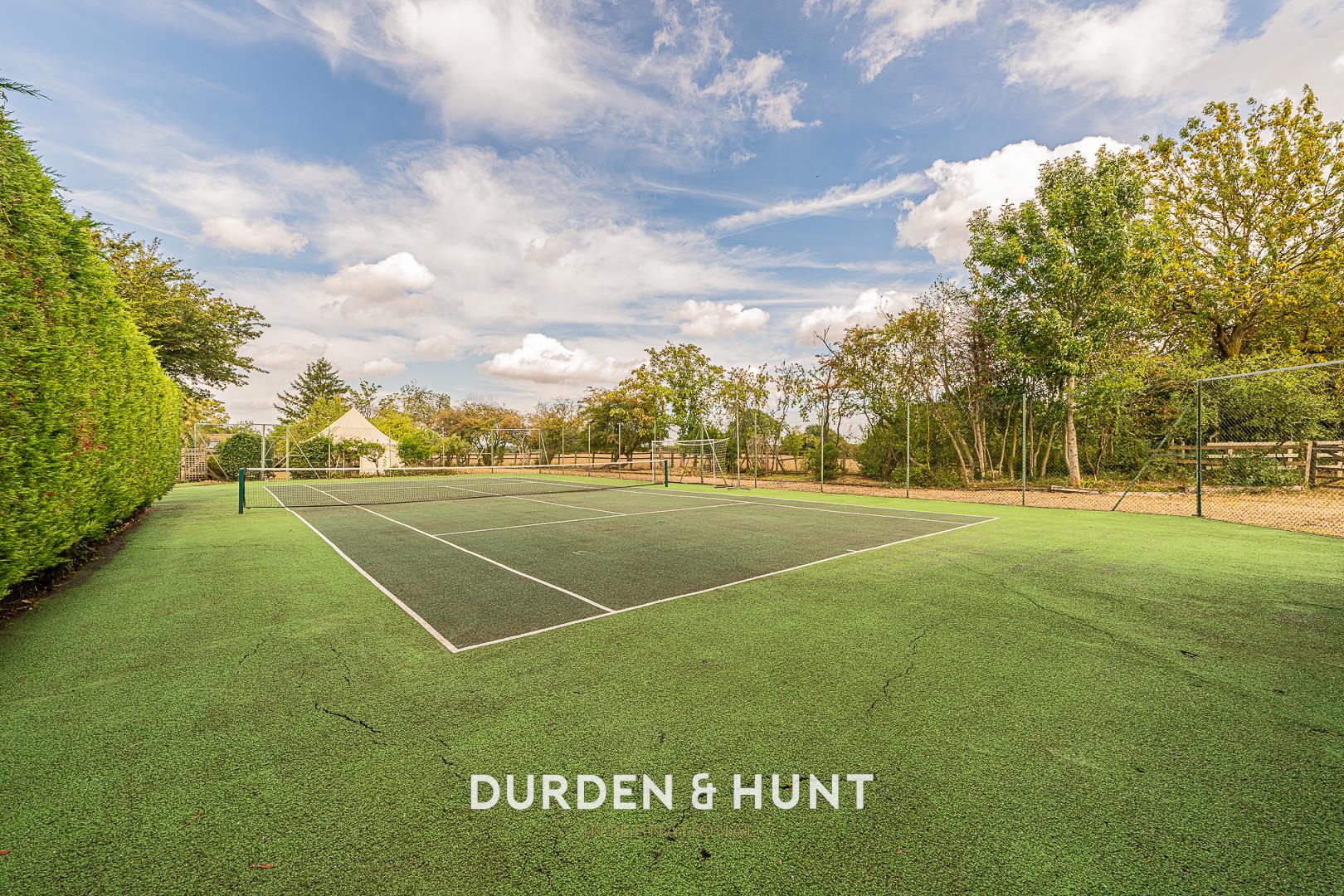 7 bedroom detached house for sale 0