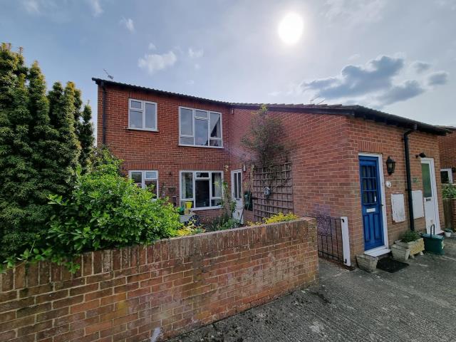 29, Sadlers Court, Abingdon photo 2