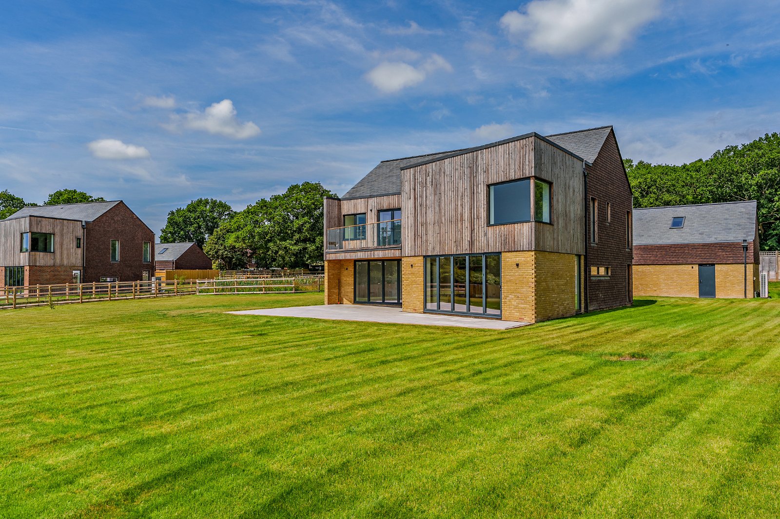6 bedroom detached new house for sale 0