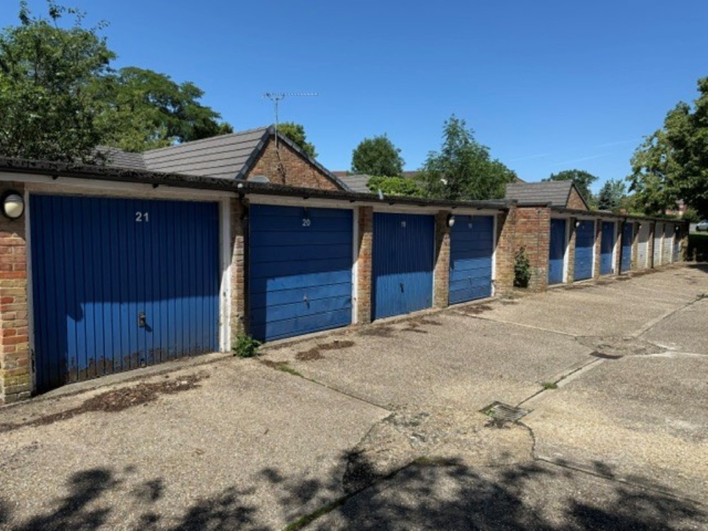 Studio parking on Garages 2-9, 11-13 & 15 - 21, Turin Court, Andover, £55,000