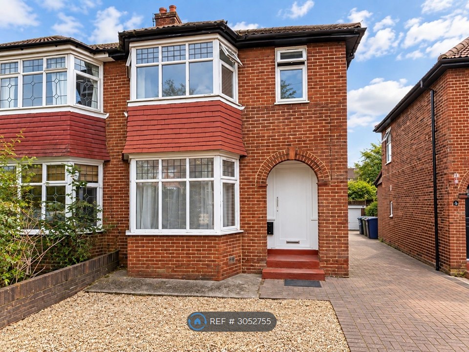 Cheviot Gardens, London photo 2
