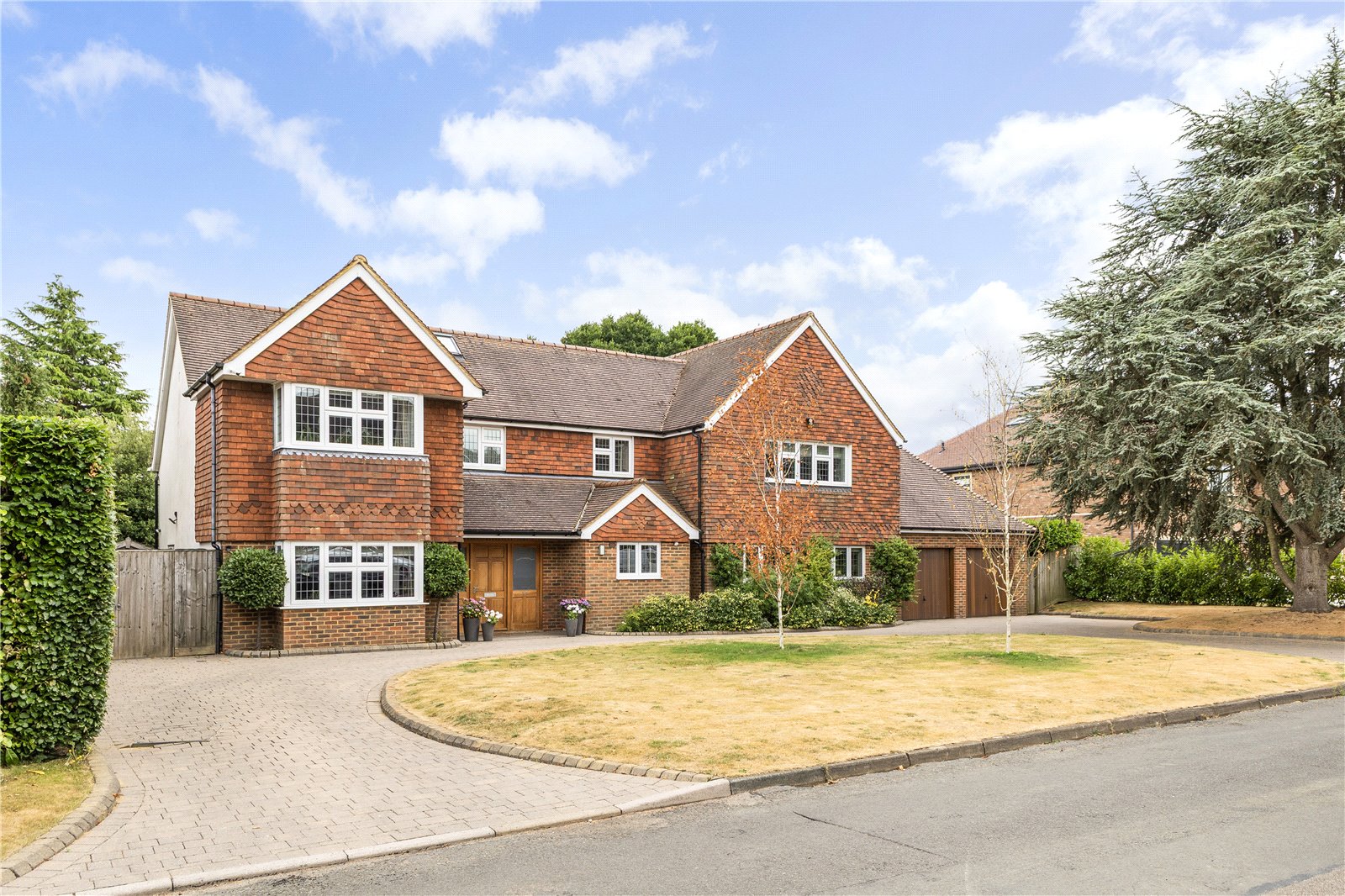 5 bedroom detached house for sale 0