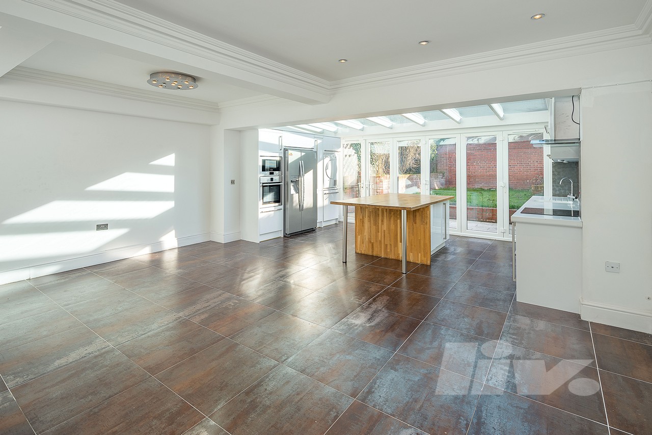 4 bedroom terraced house for sale 0