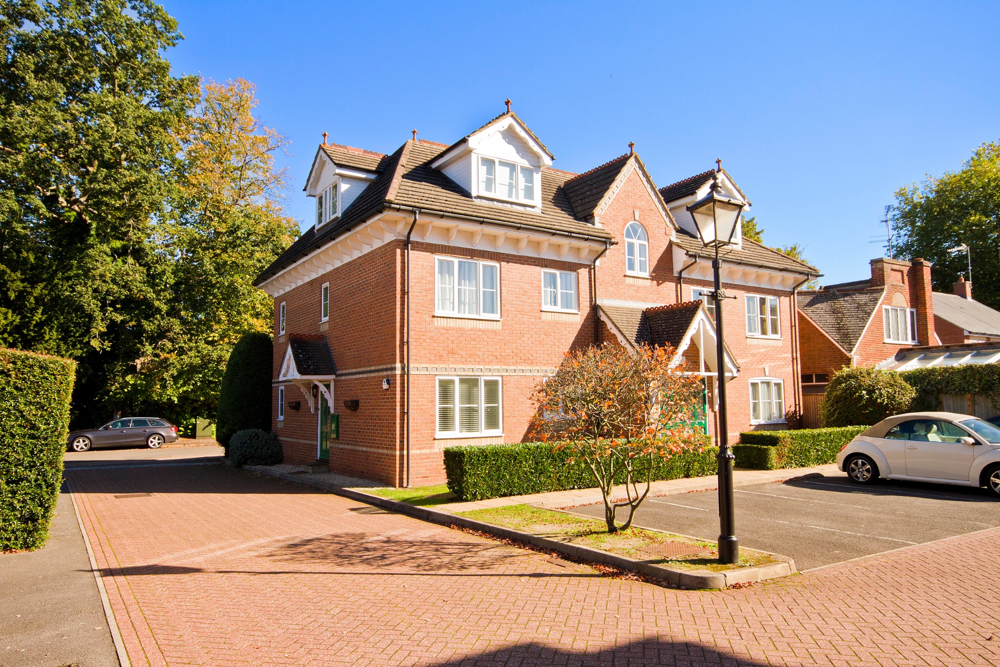 Free property report 2, Chesswood Court, Bury Lane, Rickmansworth, WD3 1DF Chimnie