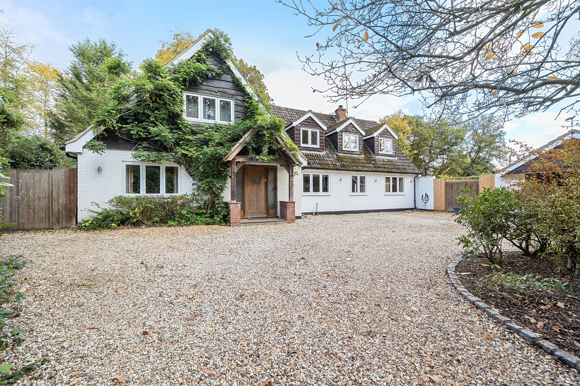 4 bedroom detached house for sale 0