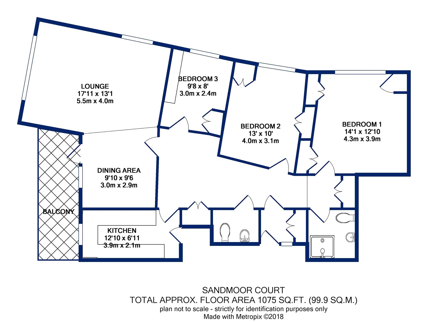 3 Bedrooms Flat for sale in Sandmoor Court, Leeds, West Yorkshire LS17