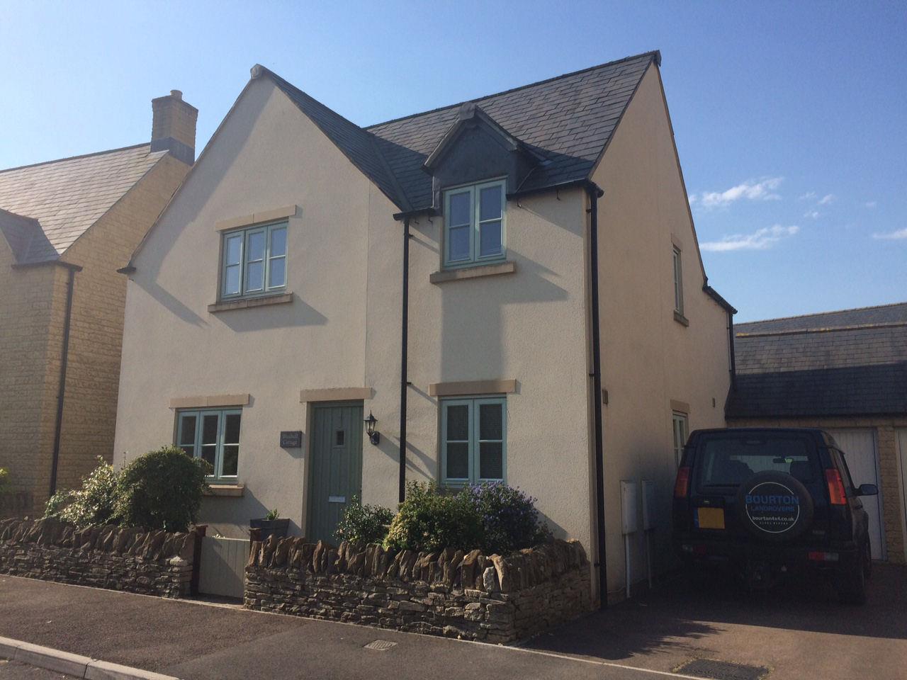 Free property report 7 Barnsley Way, Bourtononthewater, GL54 2GA