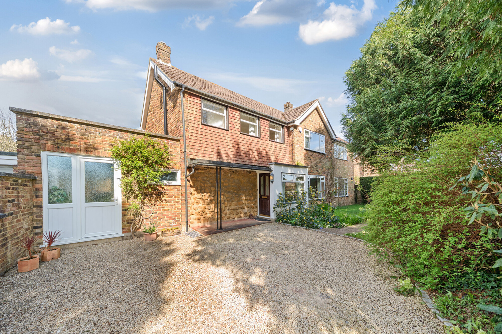4 bedroom detached house for sale 0