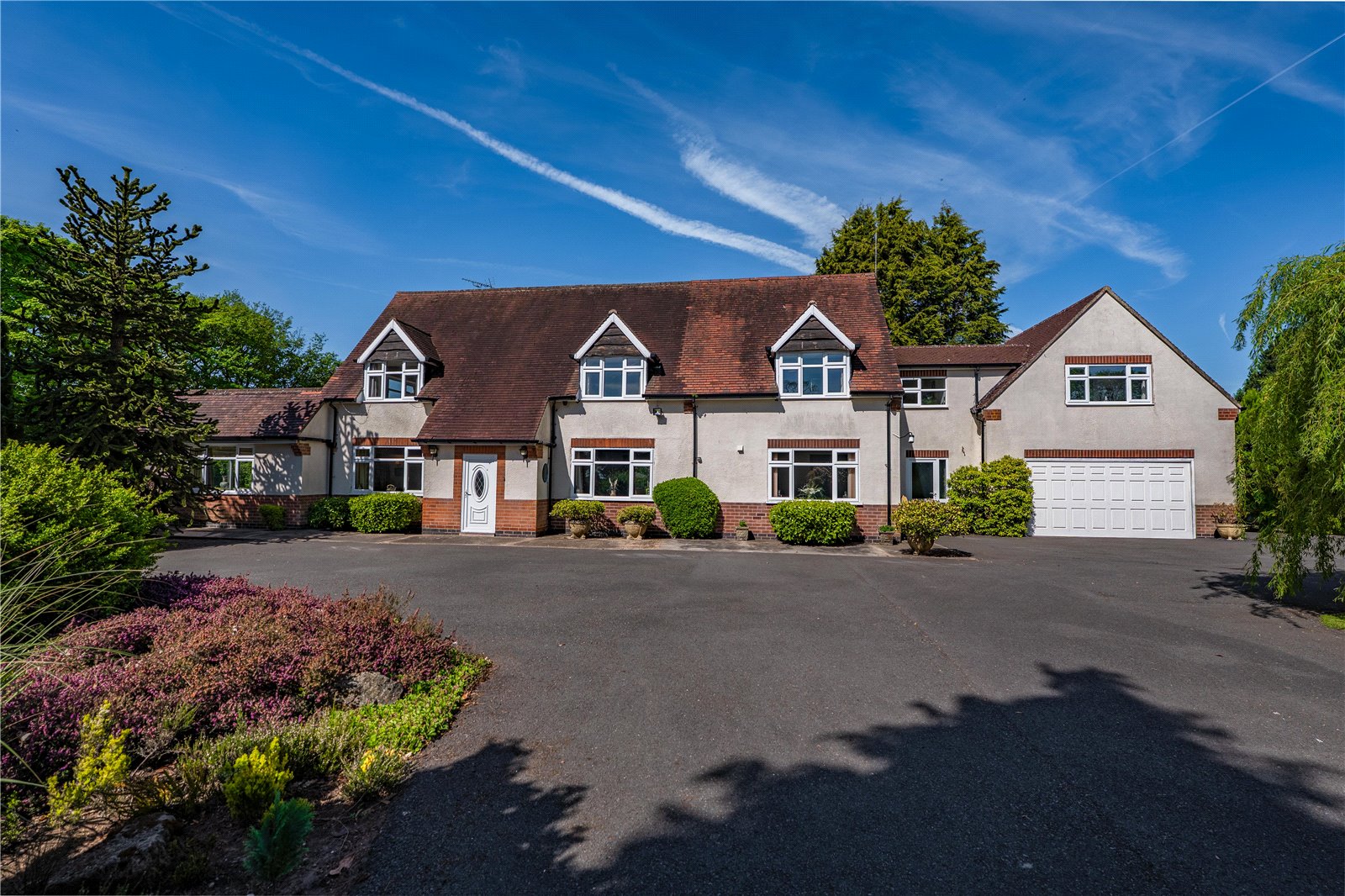 5 bedroom detached house for sale 0