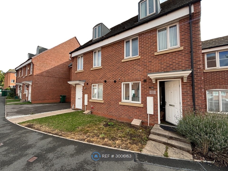 3-bed terraced on Signals Drive, Coventry, £1,300/mo