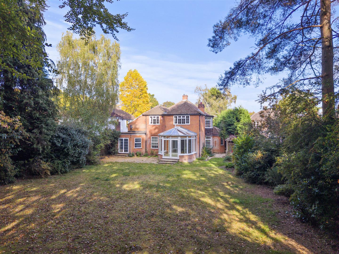 4 bedroom detached house for sale 0