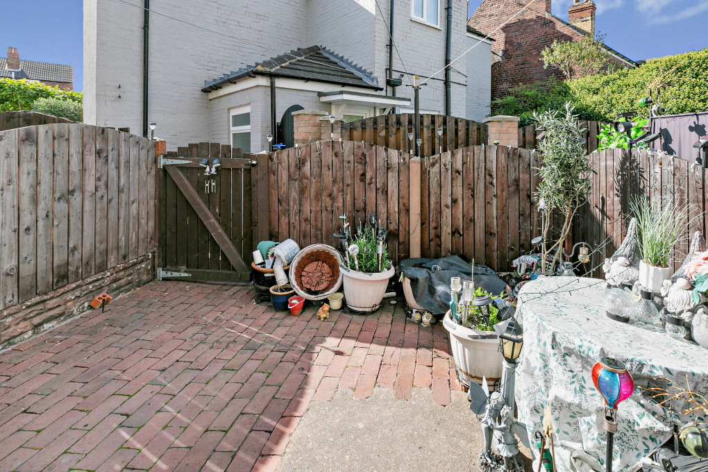 16, Firth Street, Rotherham photo 4