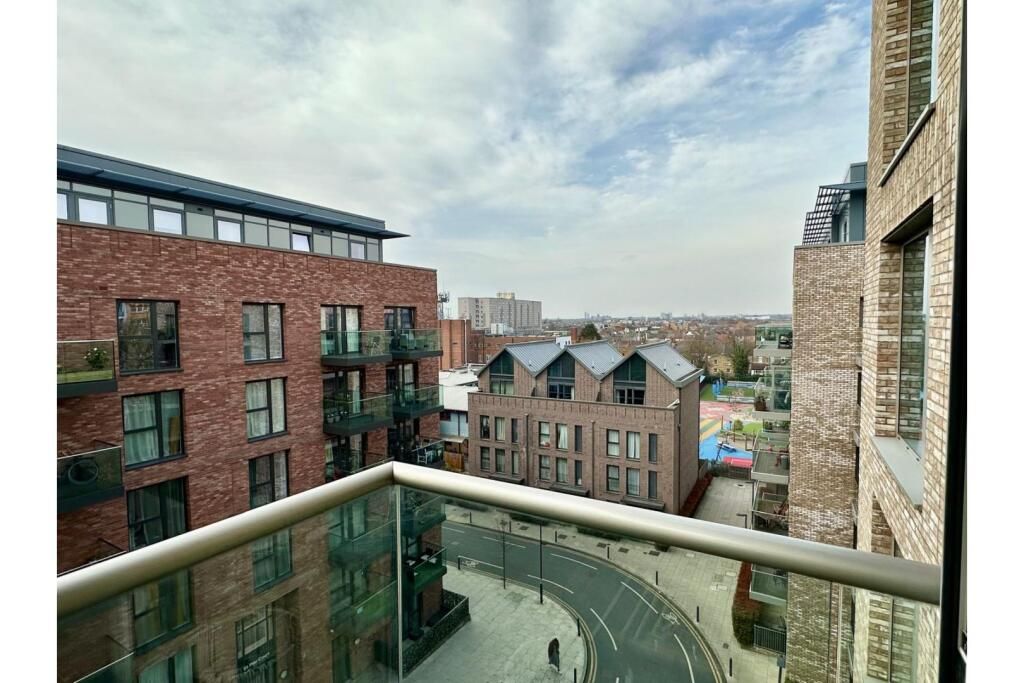 9 Thunderer Street, London photo 2