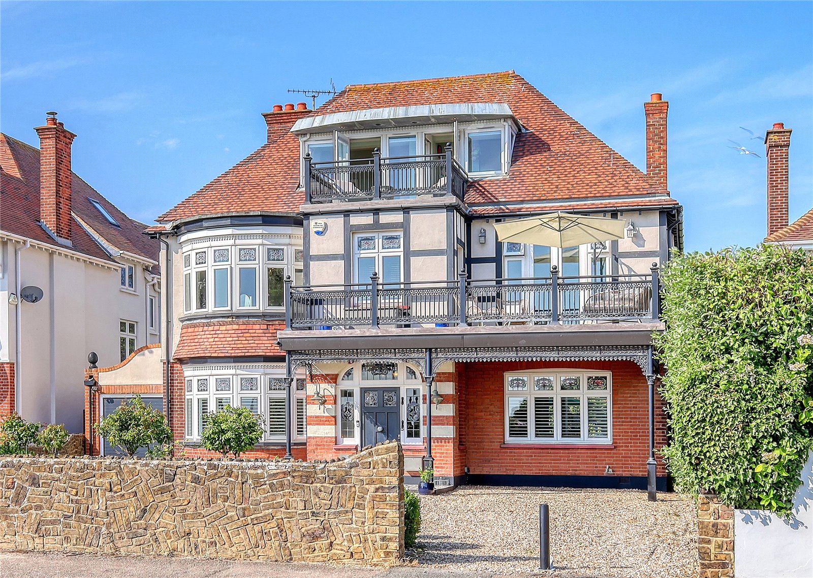 6 bedroom terraced house for sale