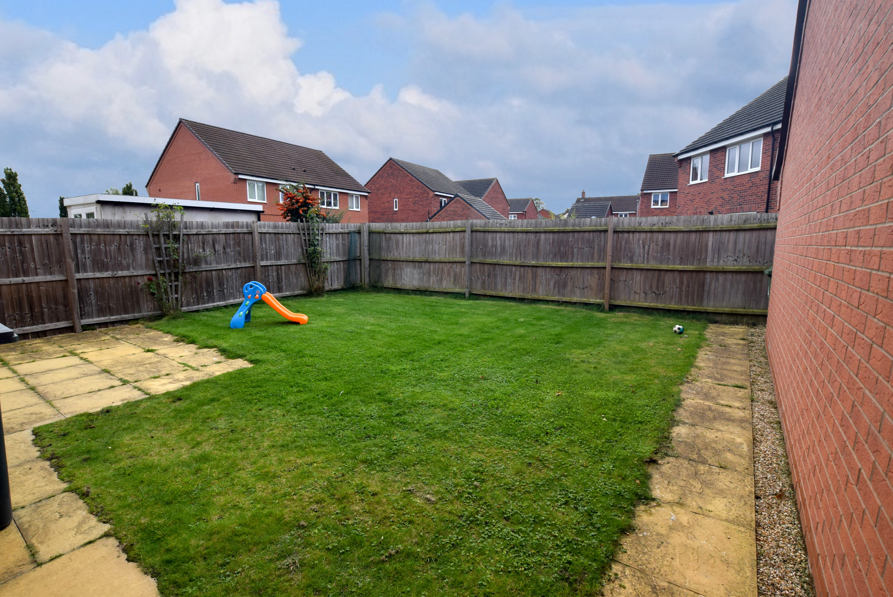 60, Yew Tree Meadow, Telford photo 4