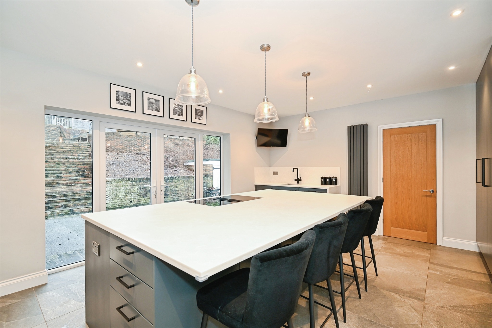 5 bedroom detached bungalow for sale 0