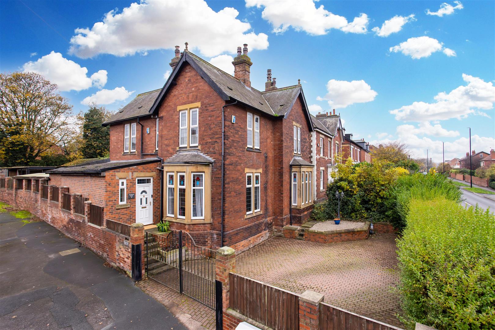 5-bed detached on 2, Carlton Lane, Leeds, £750,000