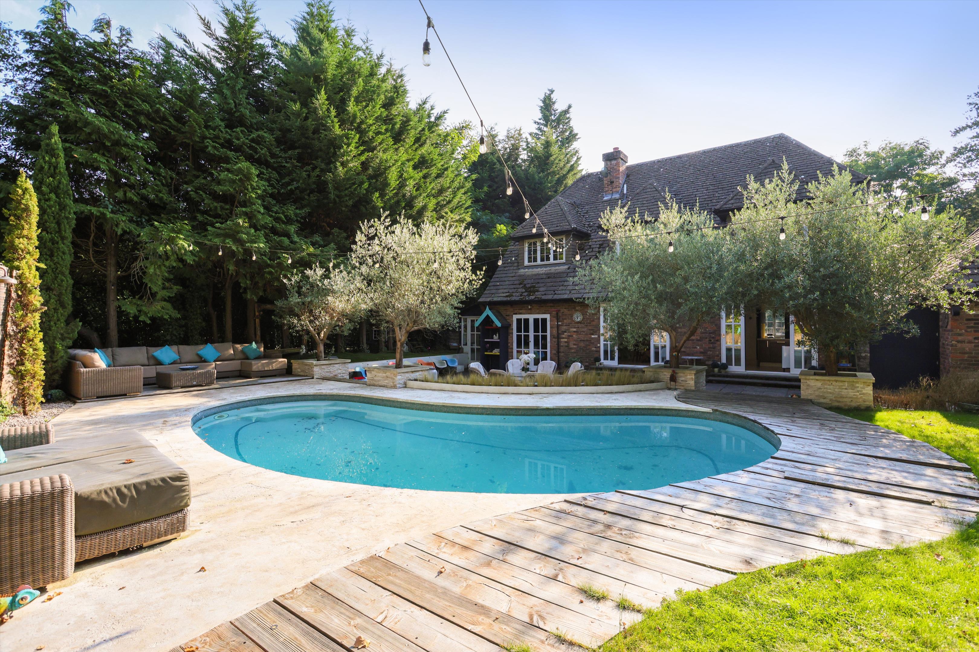 4 bedroom detached house for sale 0