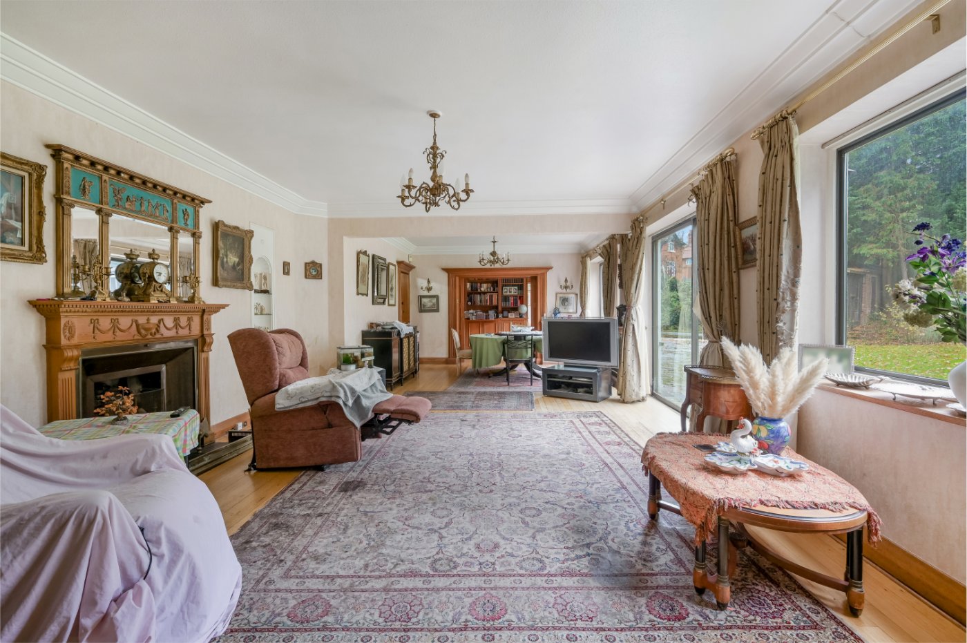 5 bedroom detached house for sale 0