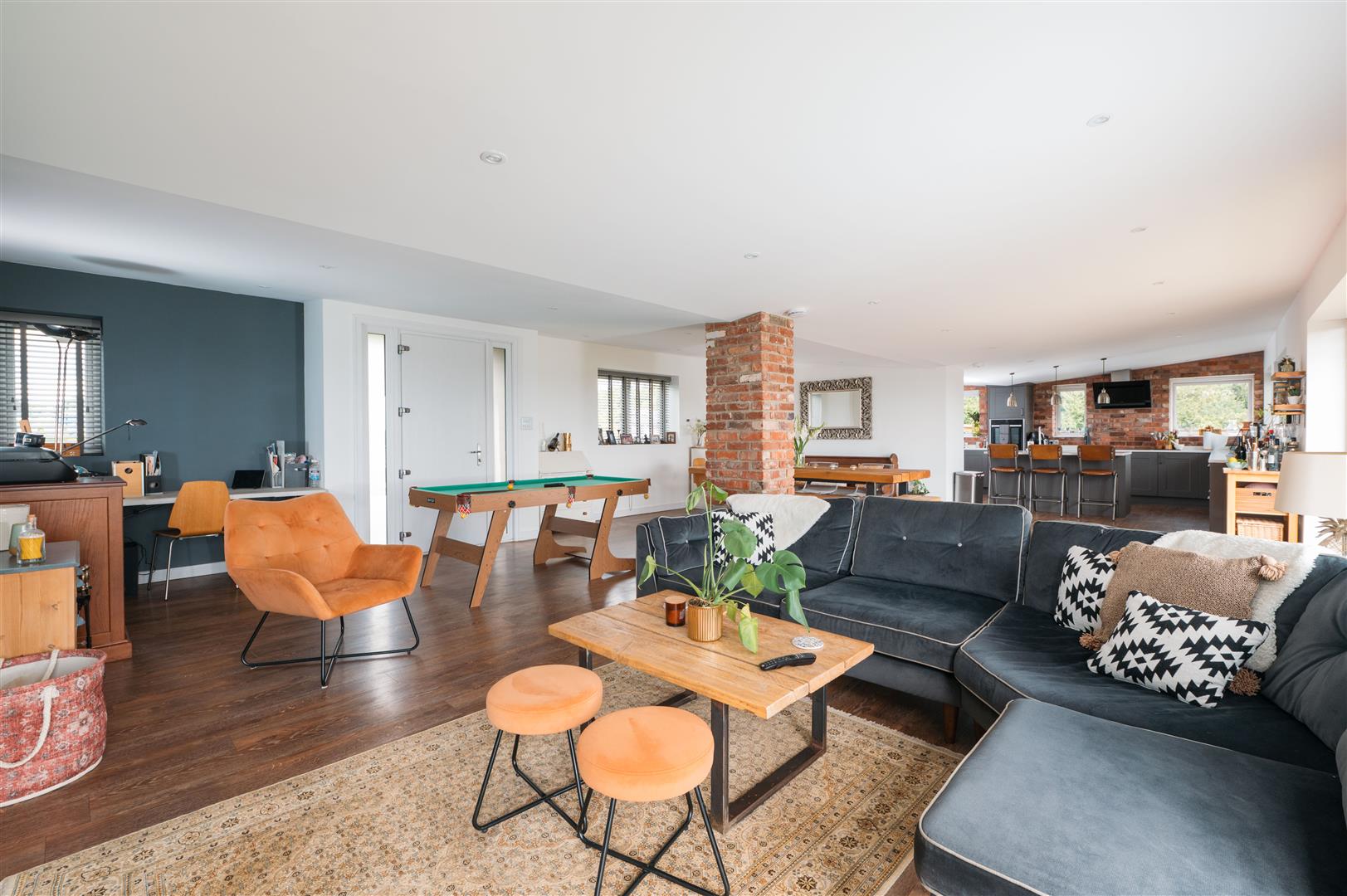 4 bedroom detached house for sale 0