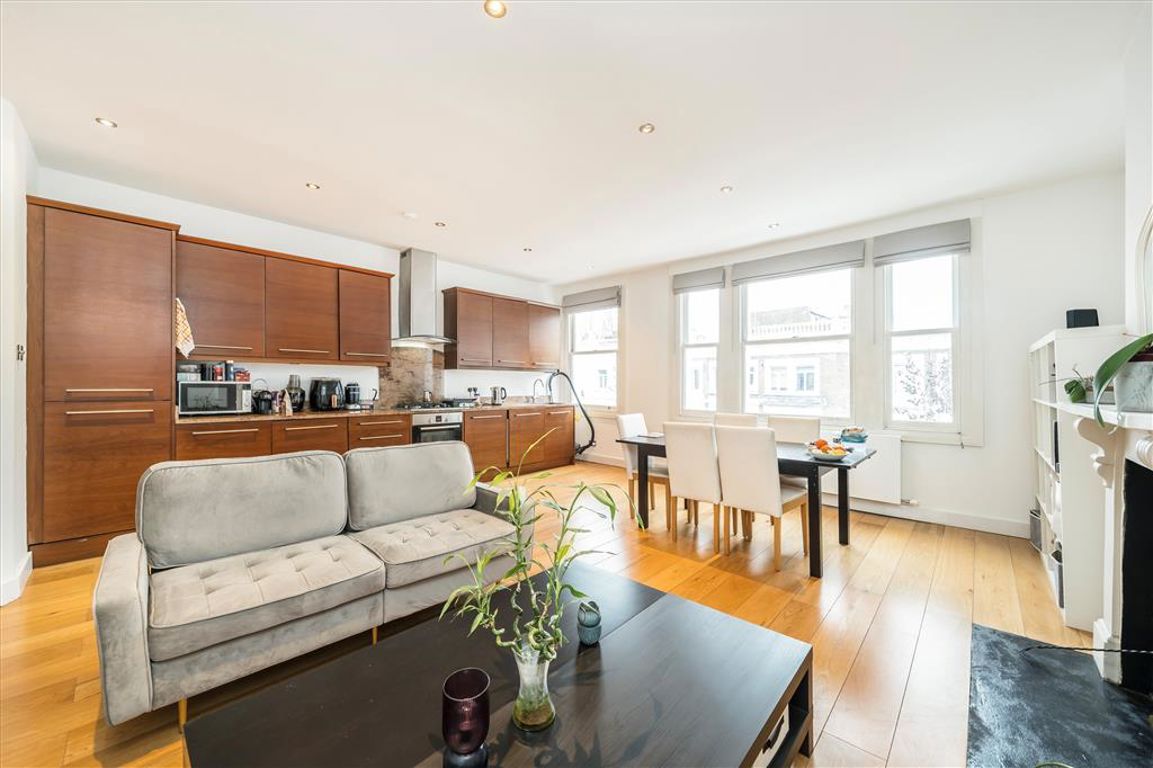 3 bedroom flat for sale 0
