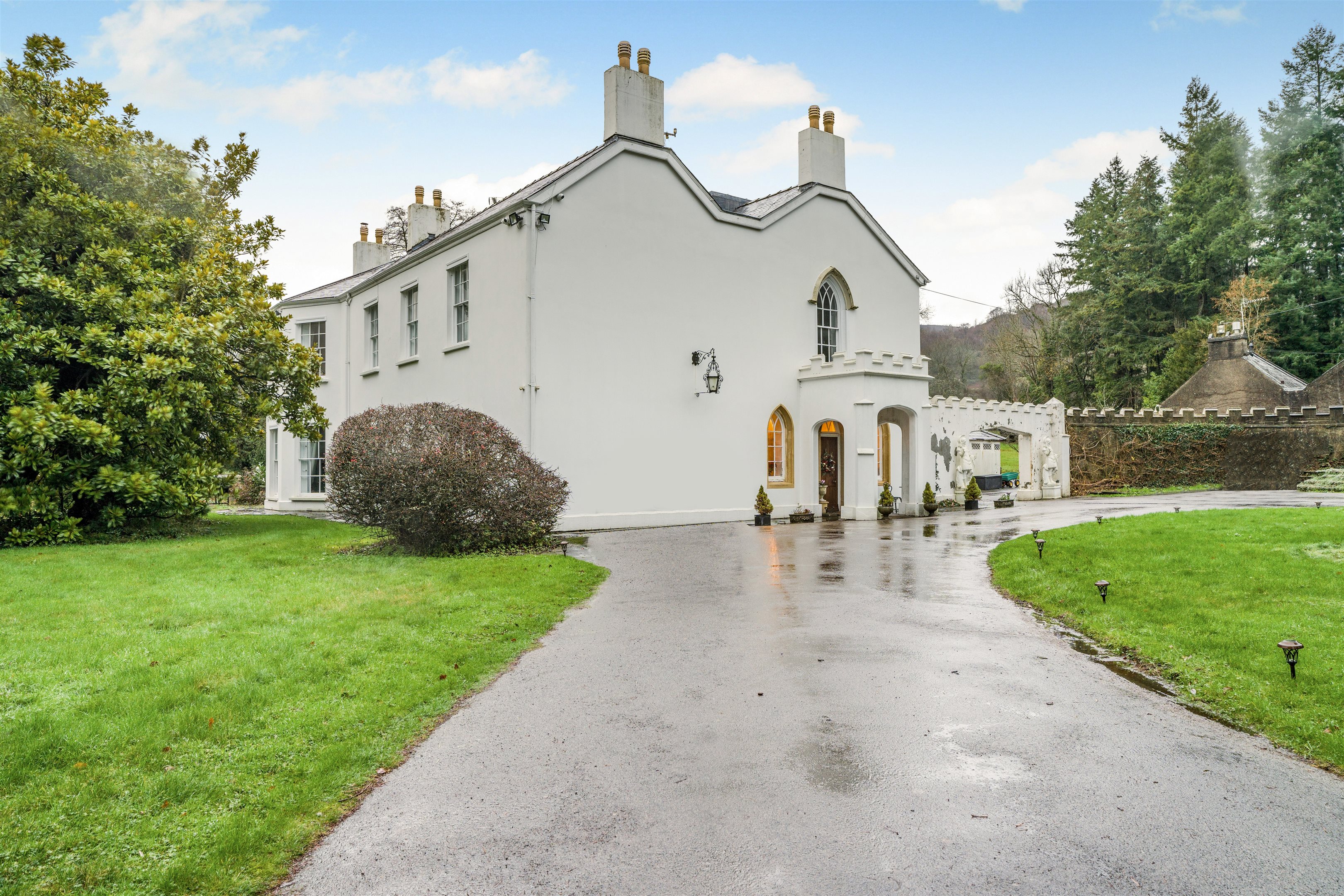 Best Coastal Towns to Buy Property in the UK