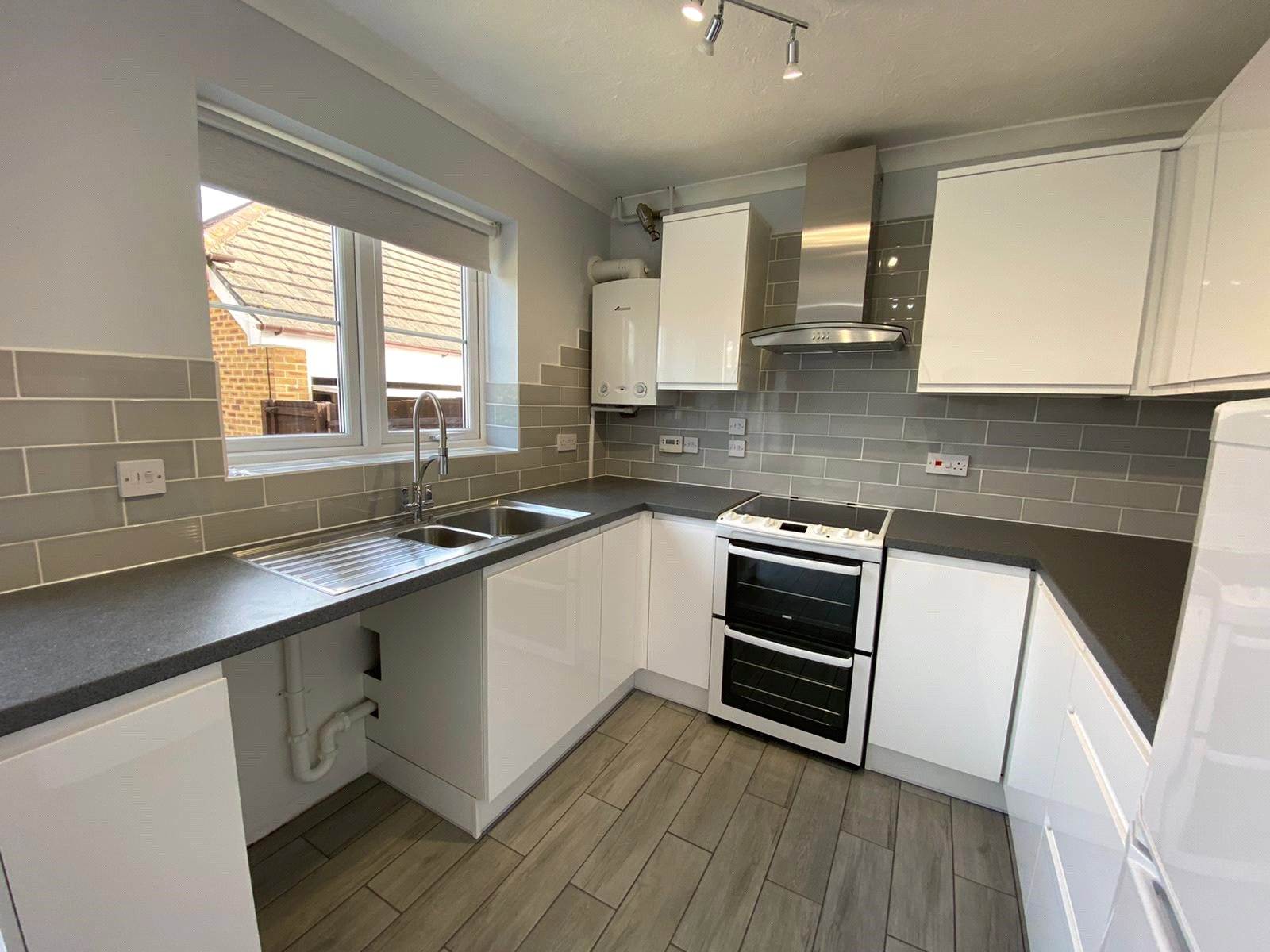 15, Munday Court, Binfield photo 4