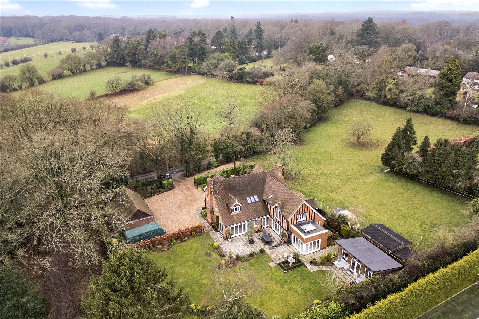 4 bedroom detached house for sale 0