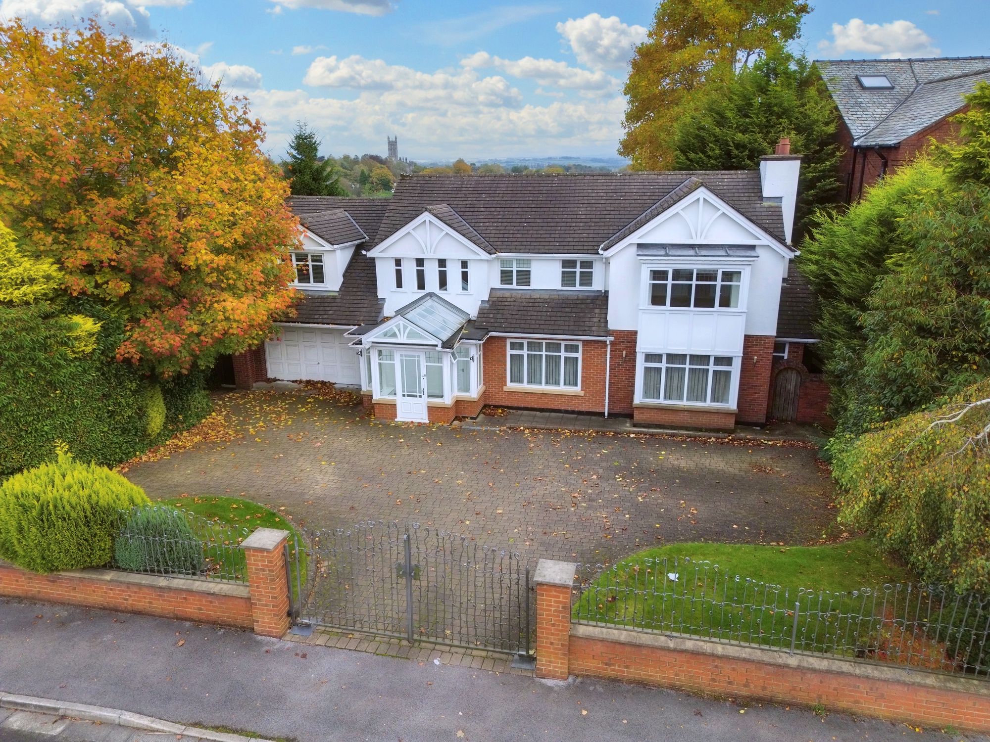 3 bedroom flat for sale