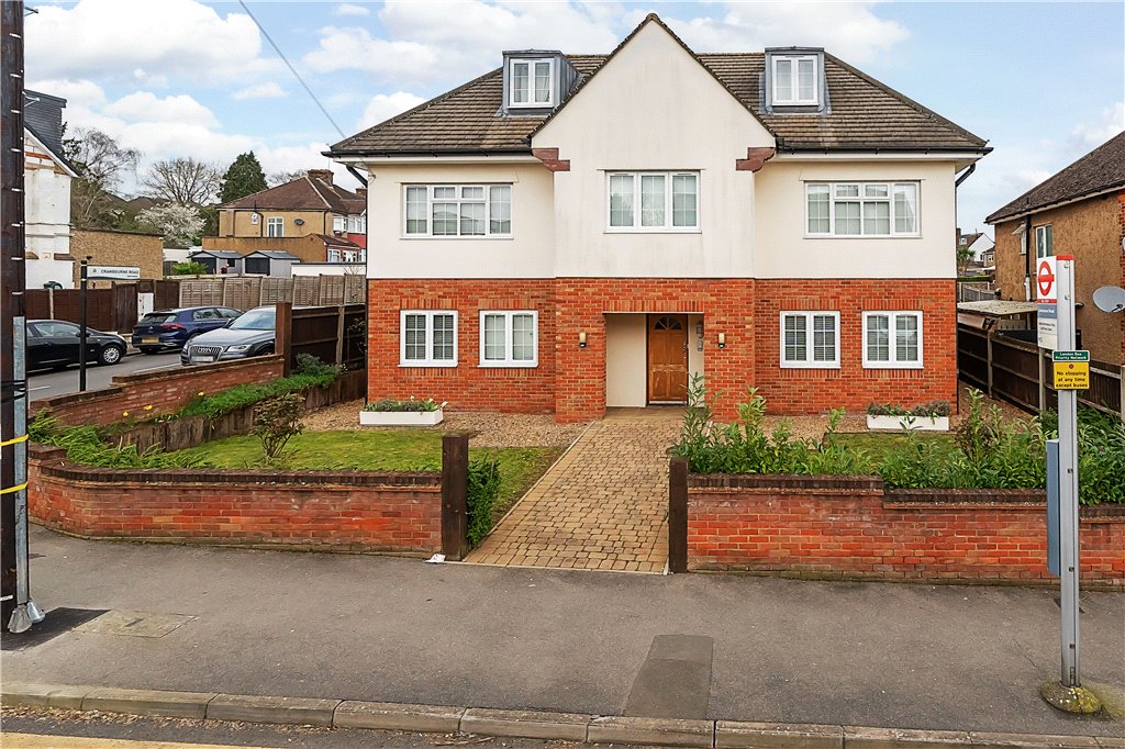 3 bedroom flat for sale