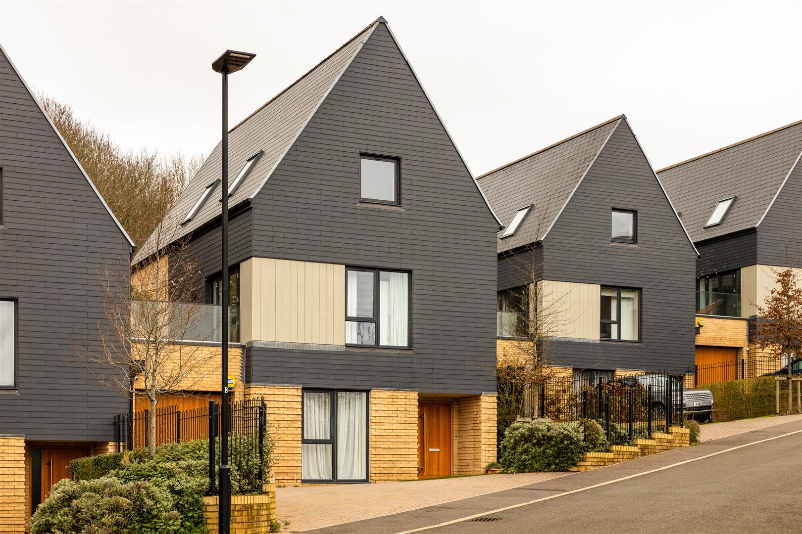 3 bedroom terraced house for sale in London