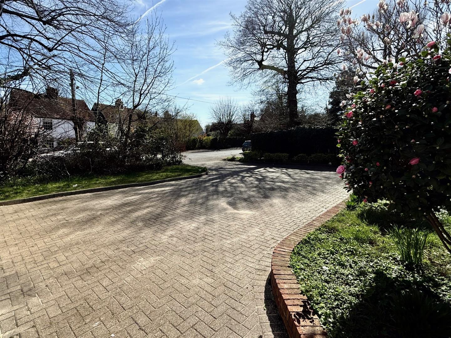 49, Hutton Village, Brentwood photo 4