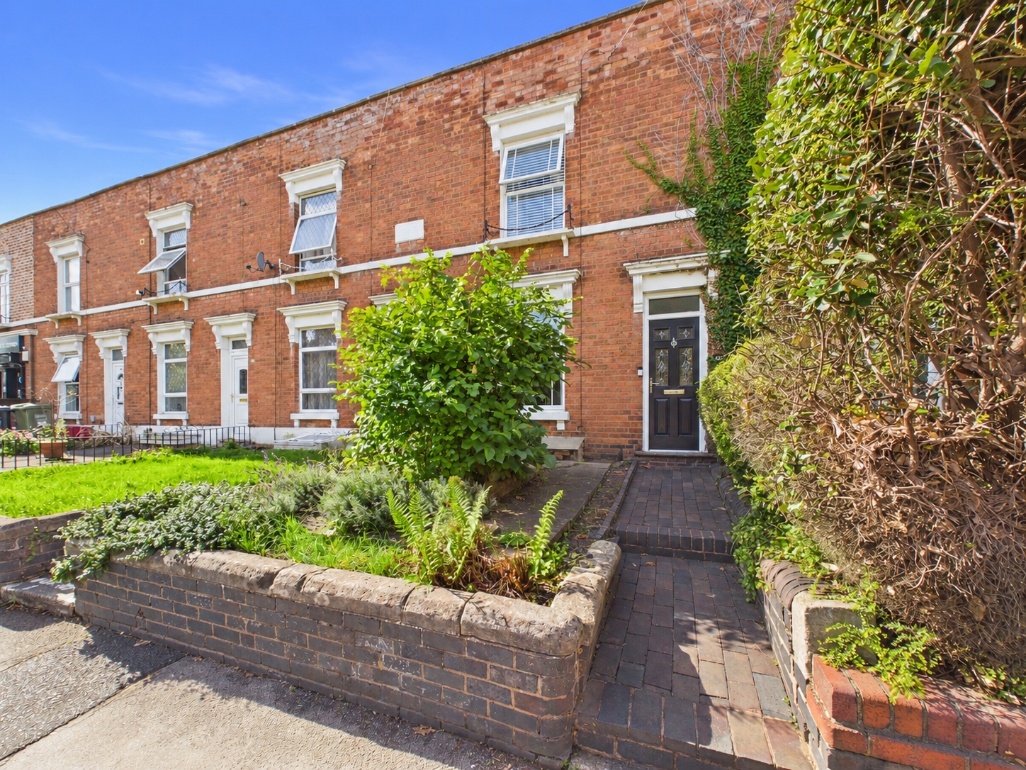 2 bed terraced house for sale