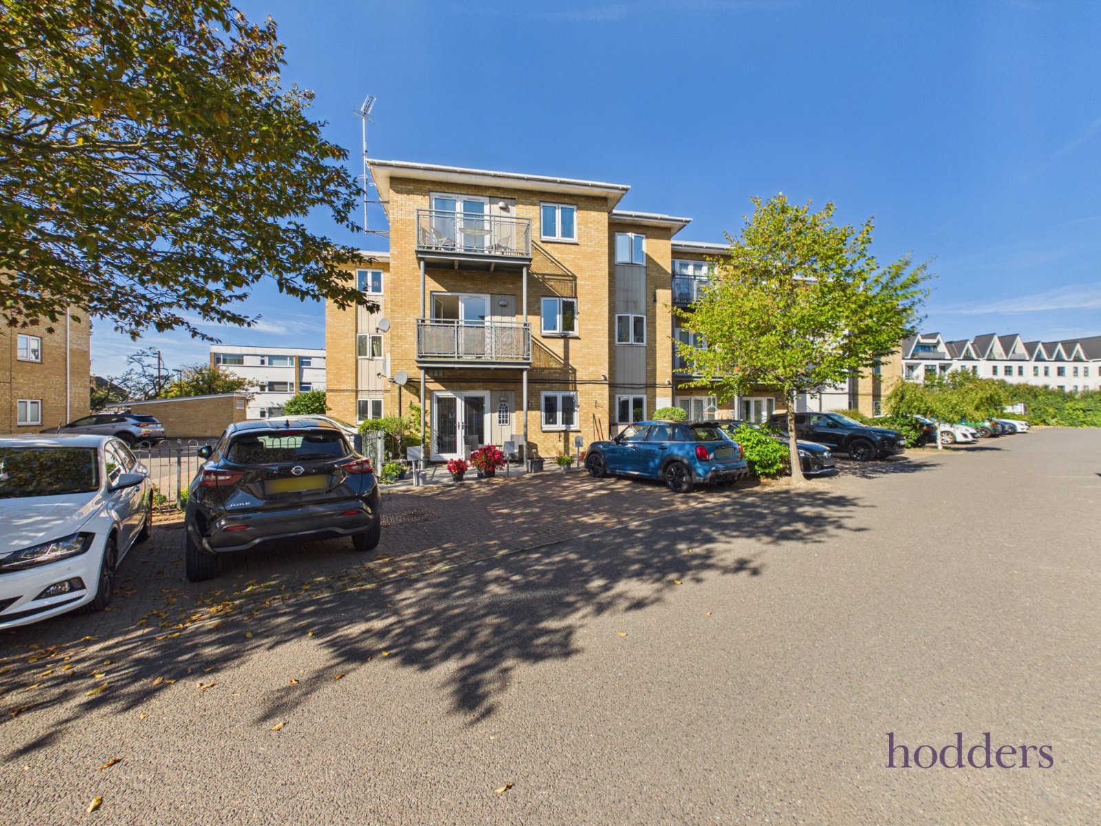 Apartment 11,, Keel, Chertsey photo 3
