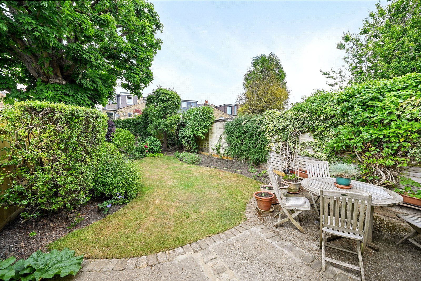 4 bedroom semi-detached house for sale 0