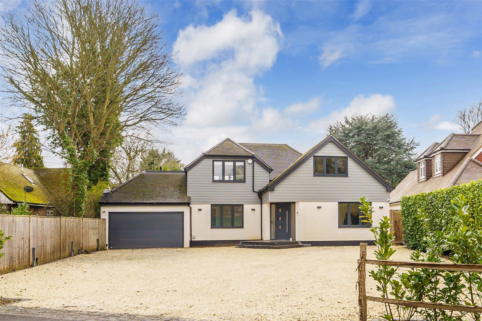 5 bedroom detached house for sale in Banstead