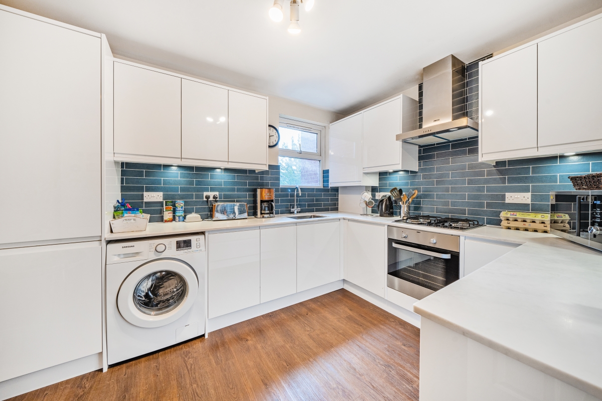 2-bed house on Flat 11 Cavendish Court, 21-23, Bromley Road, London, £1,875/mo