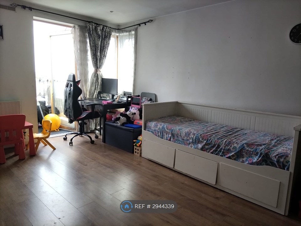 87, Axe Street, Barking photo 4