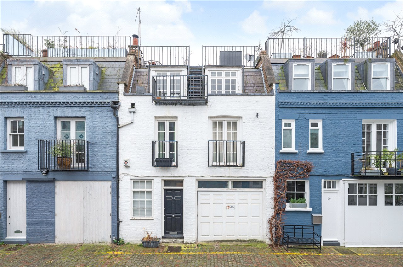 6 bedroom end terrace house for sale in London