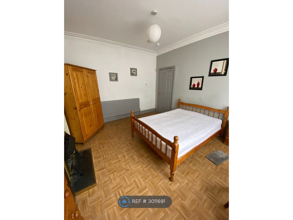 Room   Park Road West, Wolverhampton photo 2