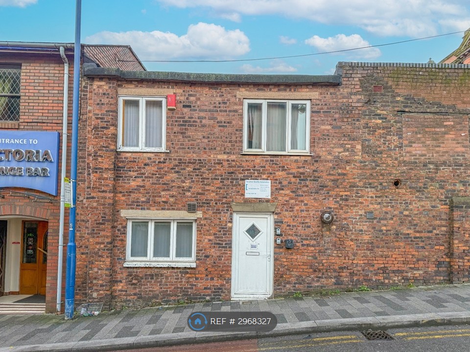 2-bed house on Pottery House, John Street Hanley, Stoke-On-Trent, £775/mo