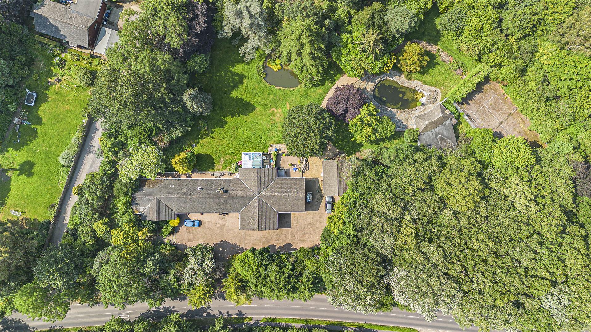 6 bedroom bungalow for sale 0