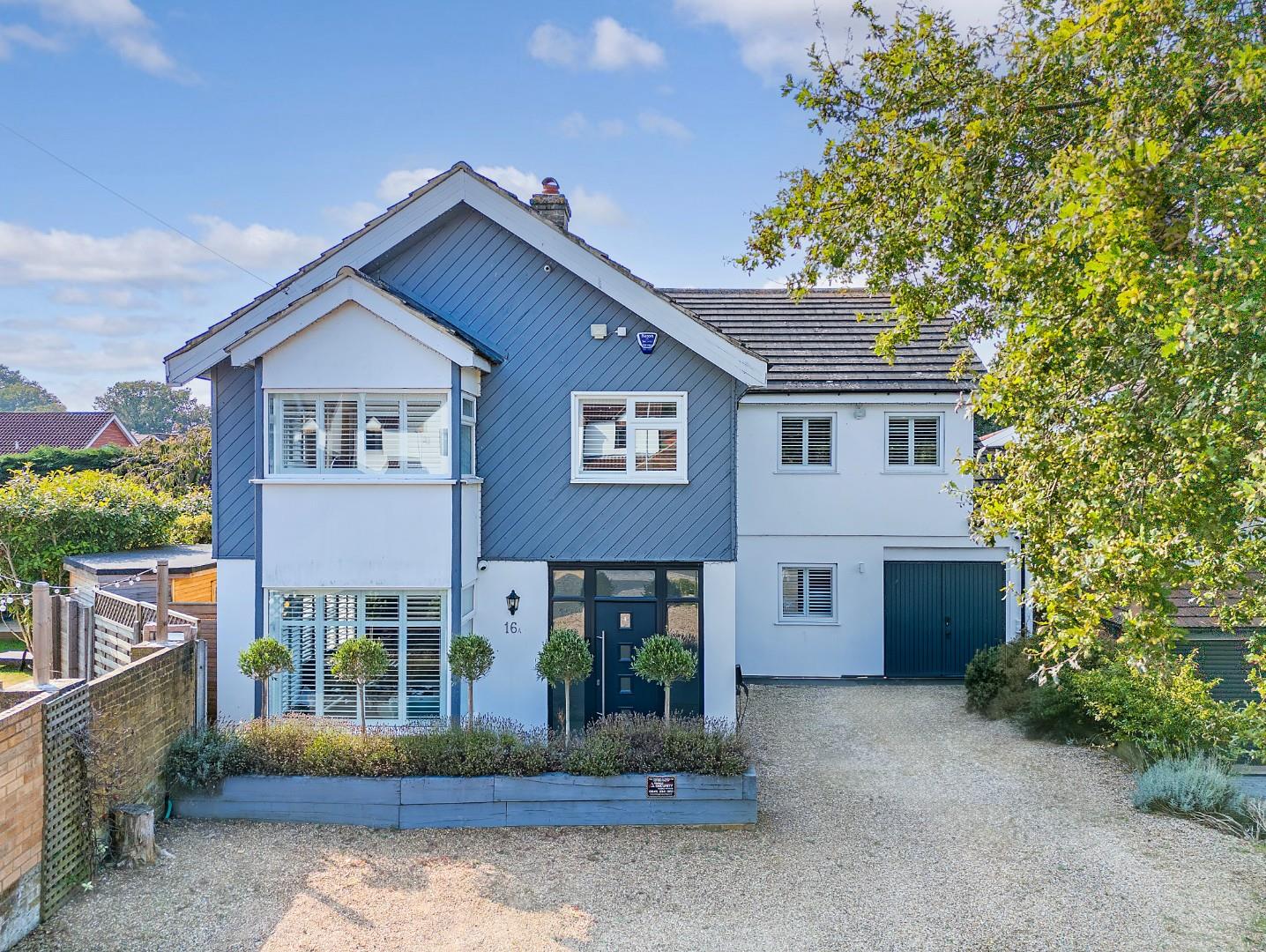 5 bedroom detached house for sale 0